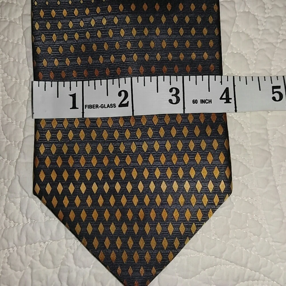 DKNY Silk Tie diamonds 59